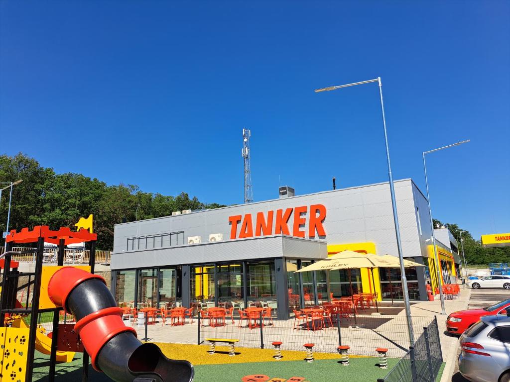 TANKER Apartments & Bistro Čaradice — photo 1