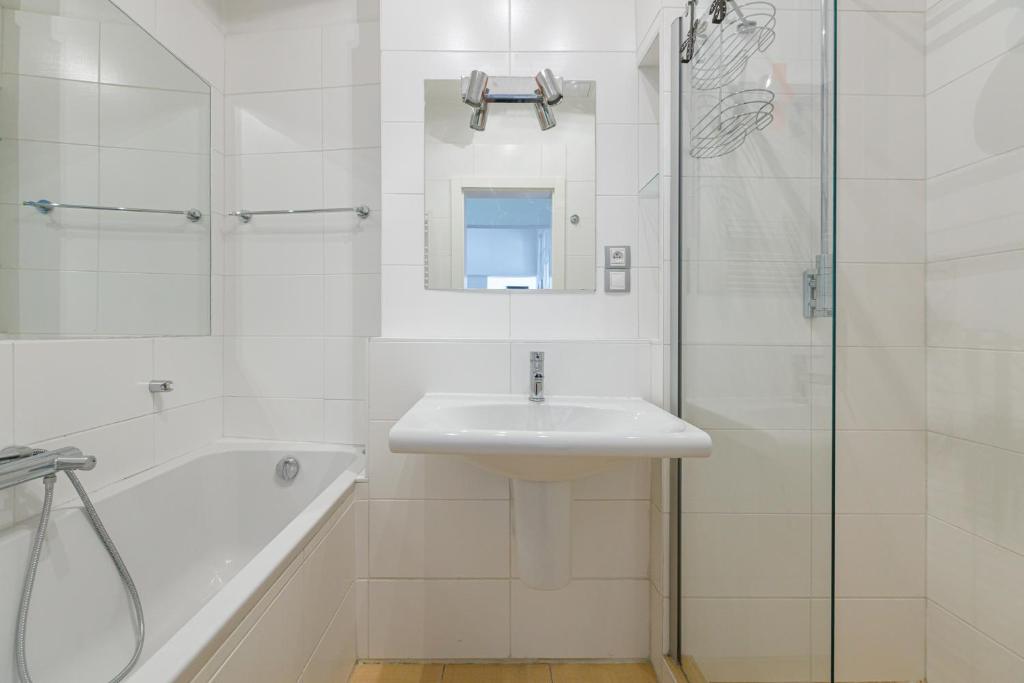 Newly renovated apartment in the Old Town photo 3
