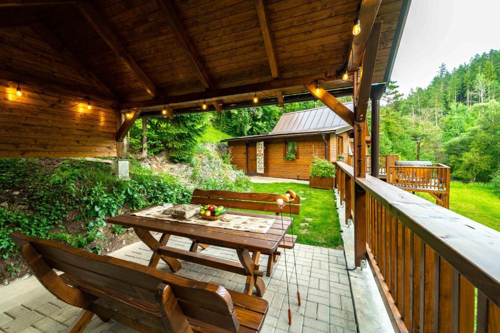SOVIA WELLNESS CHATA s jacuzzi kaďou a saunou photo 2