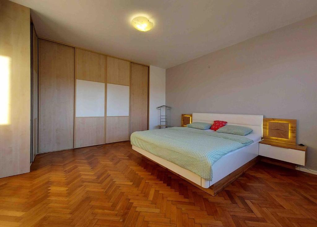 1-bedroom top floor apartment in heart of old town Bratislava photo 2