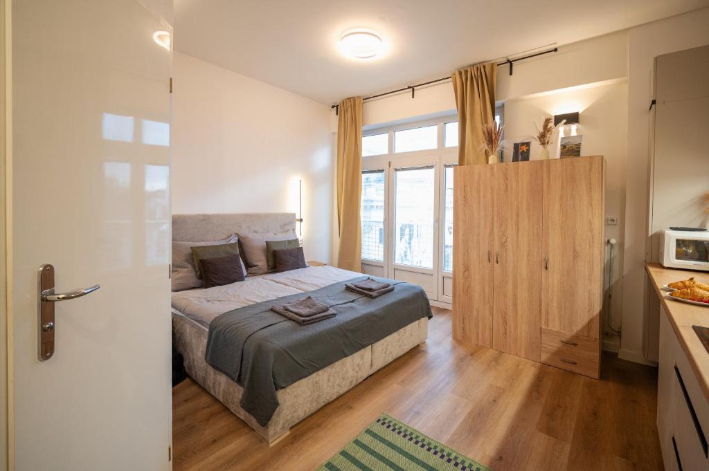 Modern Apartment in Historic City Center Old Town Bratislava photo 2