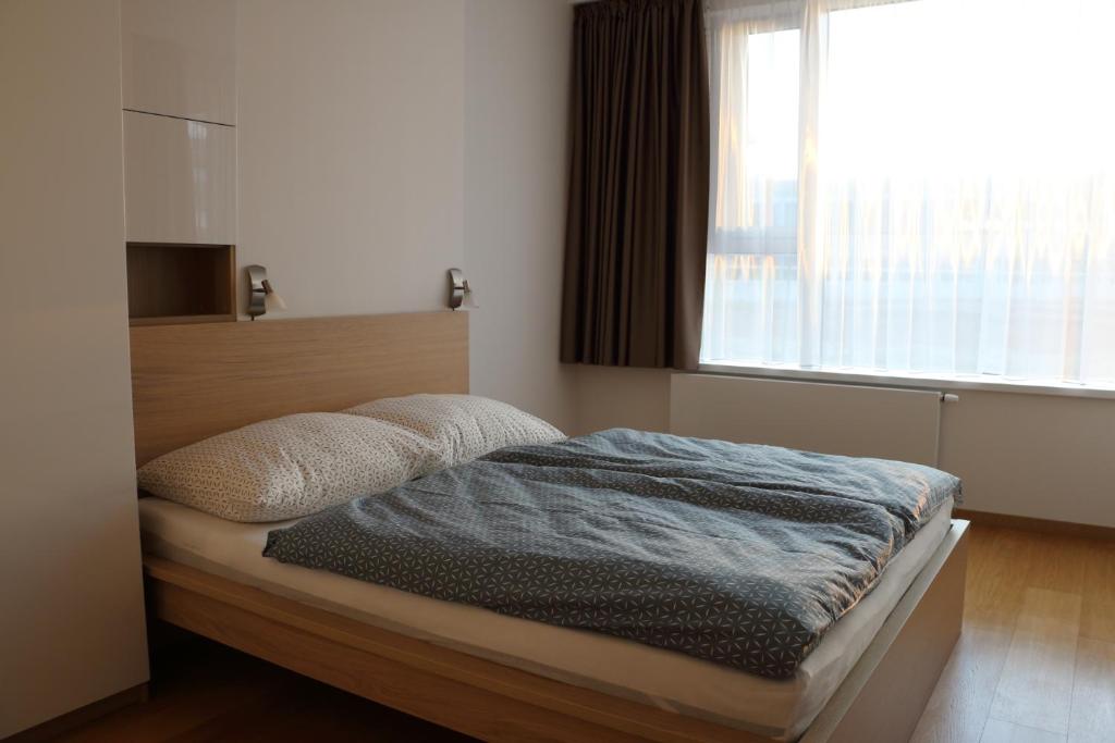 Panorama City Apartment with Free Parking photo 2