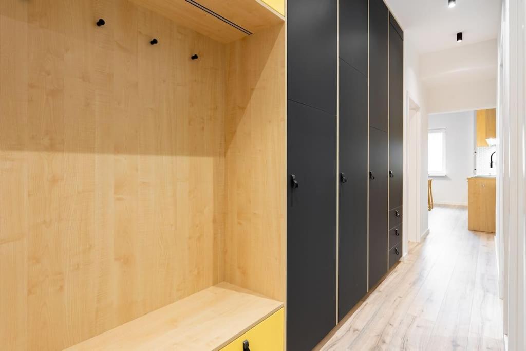 Winter Haven Modern Retreat in Central Bratislava photo 3