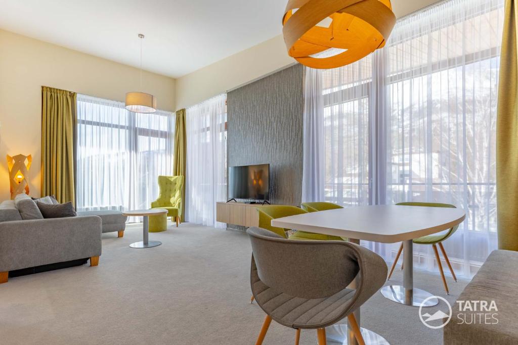 TATRA SUITES Senior Lux Apartment C413 — photo 1