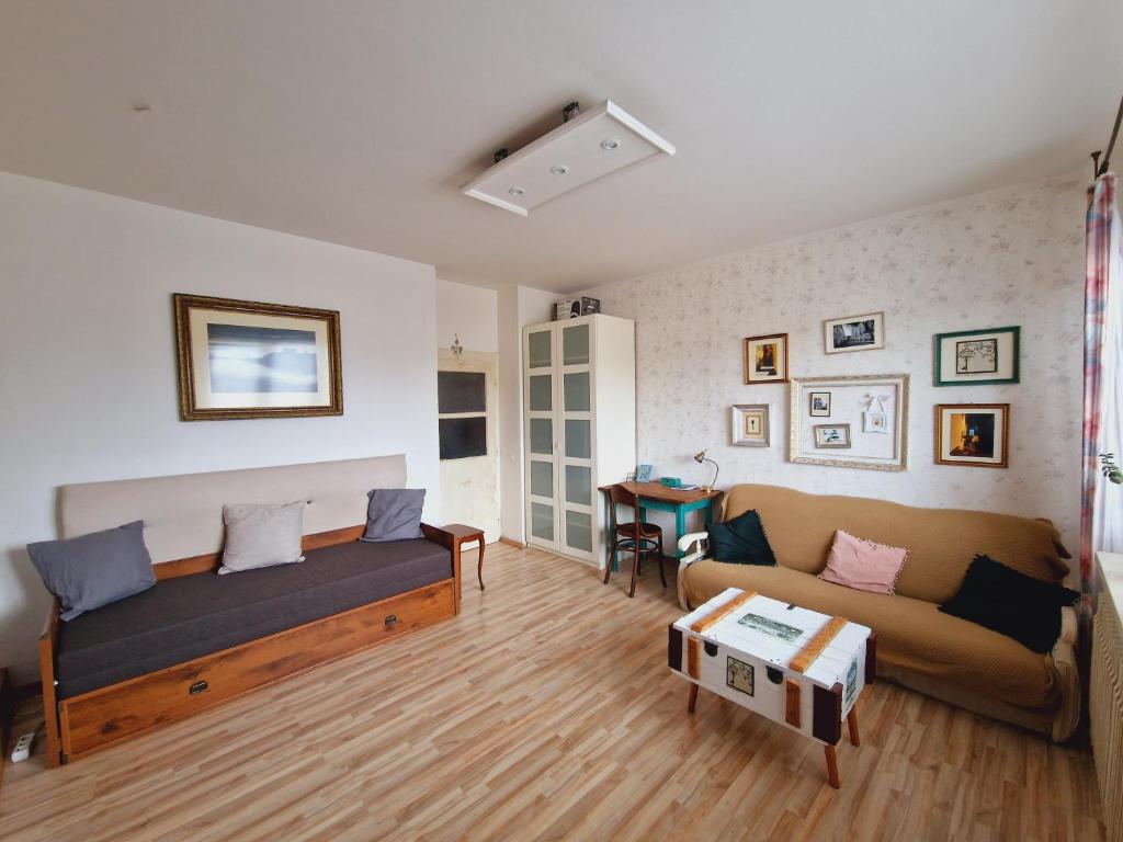 Touch of history apartment — photo 1