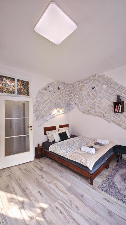 Studio Old town w Balcony only 5 min Danube river photo 3