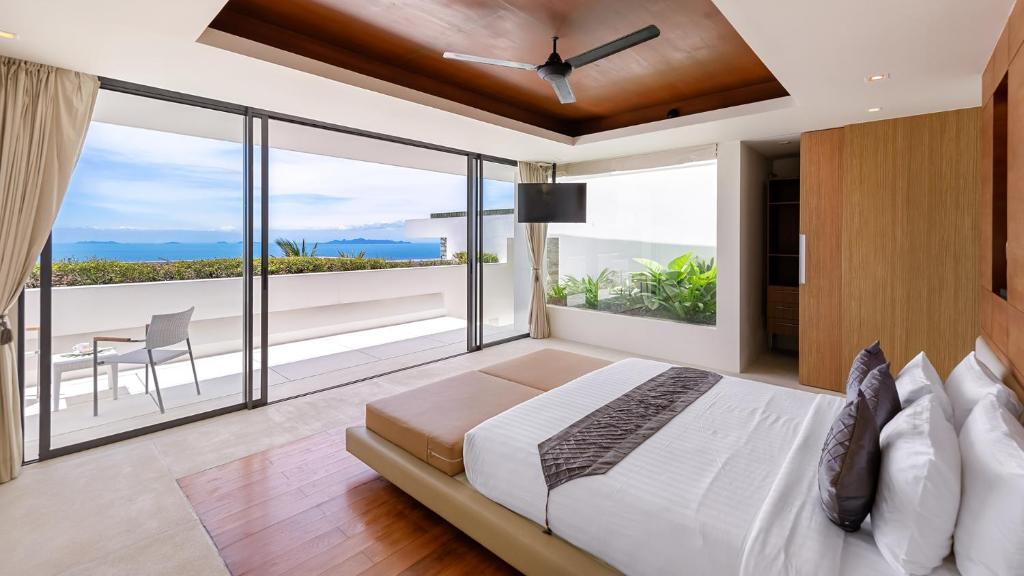 Splash: Contemporary Tropical Five Star Villa photo 2