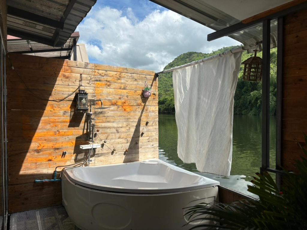 Good View Erawan Resort photo 2