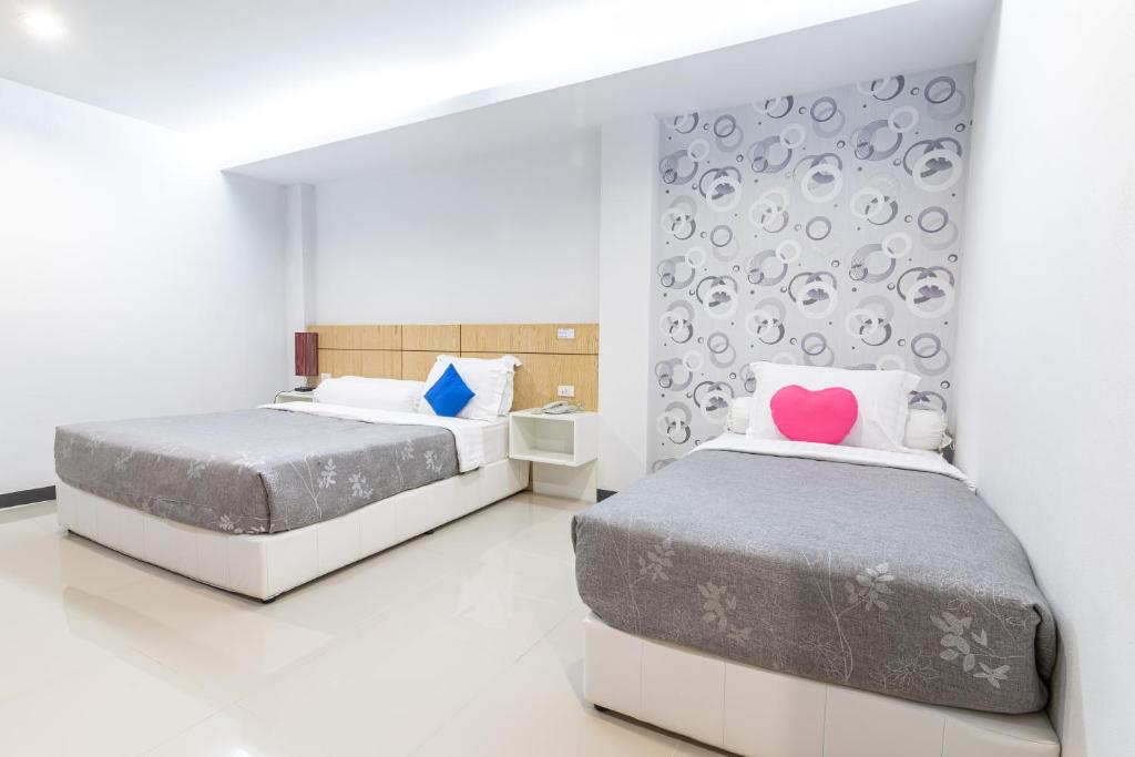 The Rama Hotel photo 2