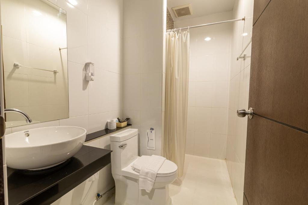The Rama Hotel photo 3