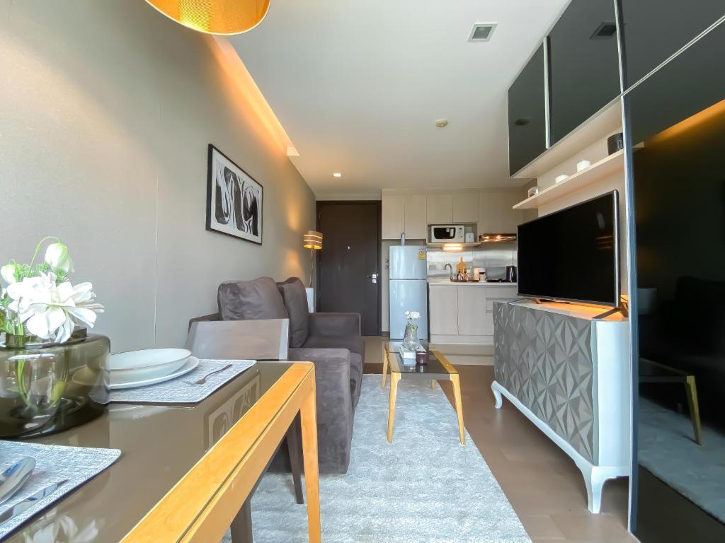 Tropical Haven 1BR - Ultra Fast WiFi - Thong Lo photo 3