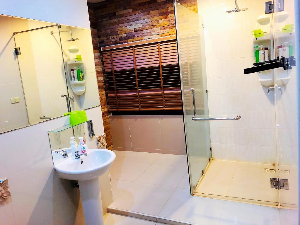 Thai family rawai Swimming pool villa Hotel photo 3
