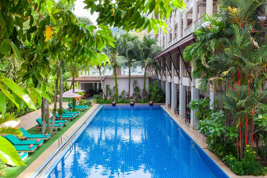 Thanthip Beach Resort Patong — photo 1