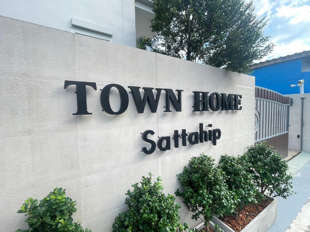 Townhome Sattahip — photo 1