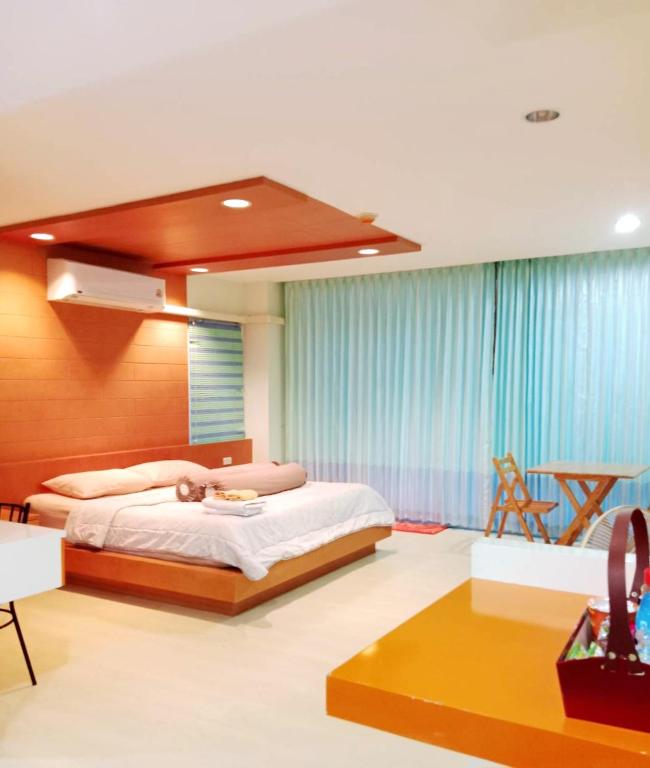 The Beach Bangsaen Condo 327-27 — photo 1