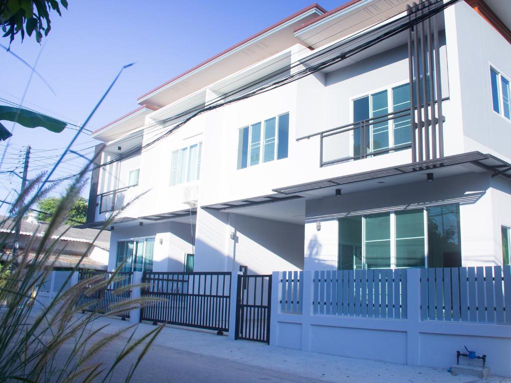 SomJai House — photo 1