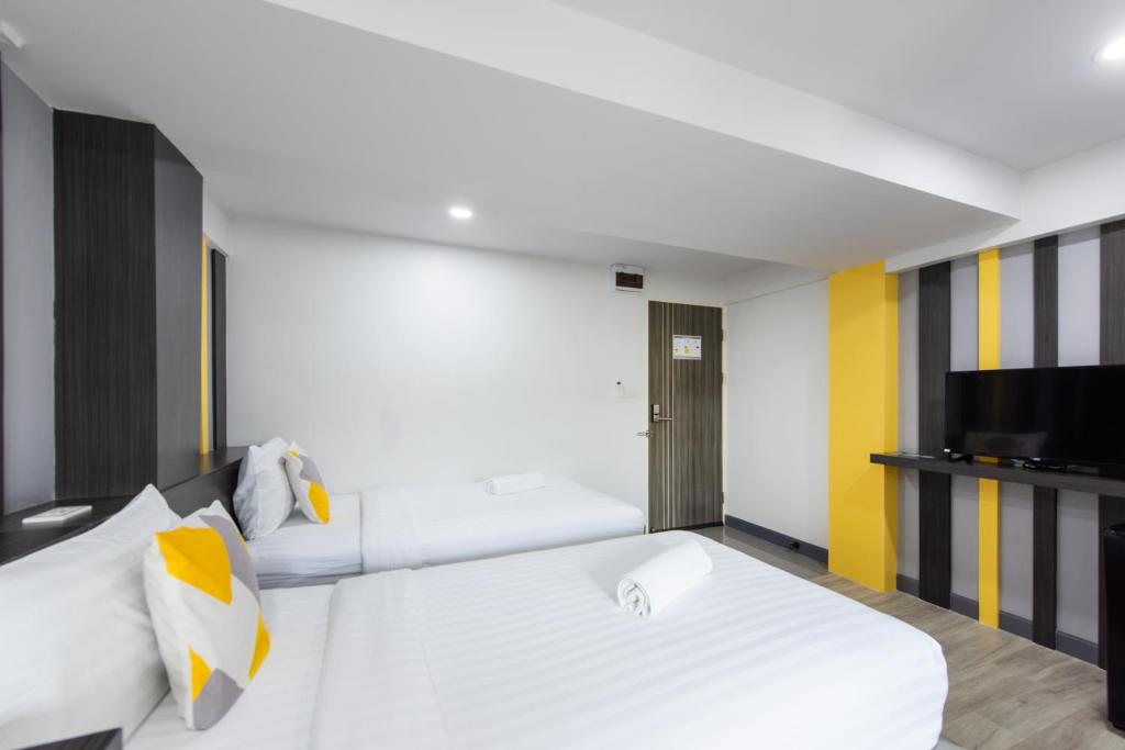 Riski Residence Bangbuathong photo 2
