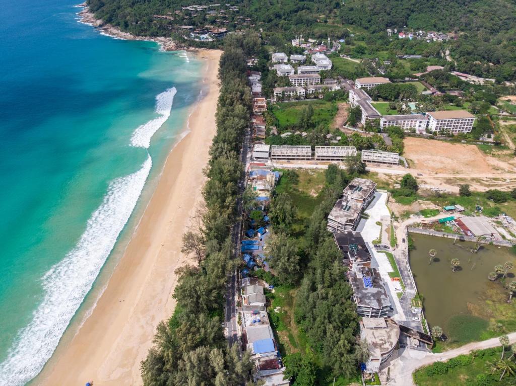 Naithon Beachfront Condotel — photo 1
