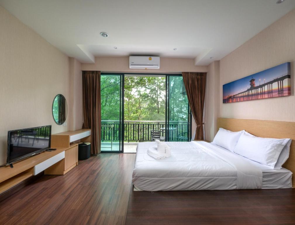 Naithon Beachfront Condotel photo 2