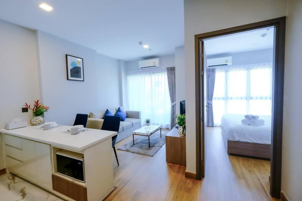 Seven2 one bedroom at SkyRivercondo photo 2