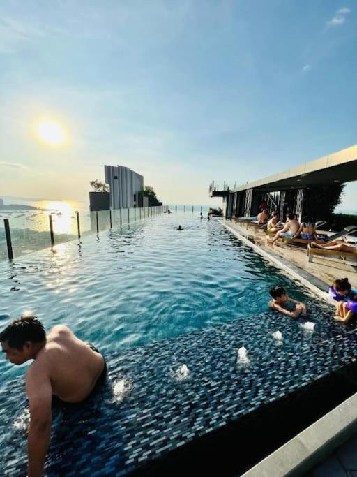 Central Pattaya & Infinity Pool Best Of Pattaya — photo 1