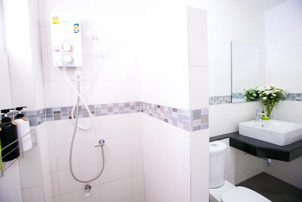 White Monkey Guesthouse photo 3