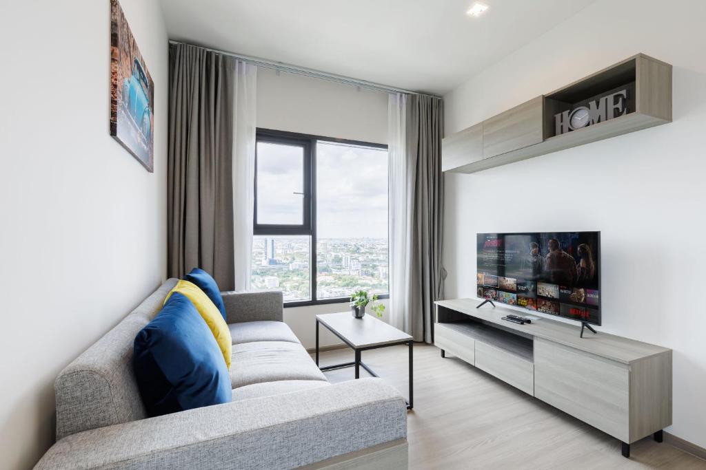 2 bedrooms -1 living room and 1 bathroom - swimming pool photo 2