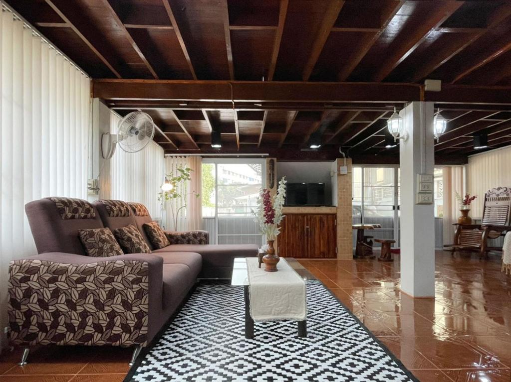 Tintin home — photo 1