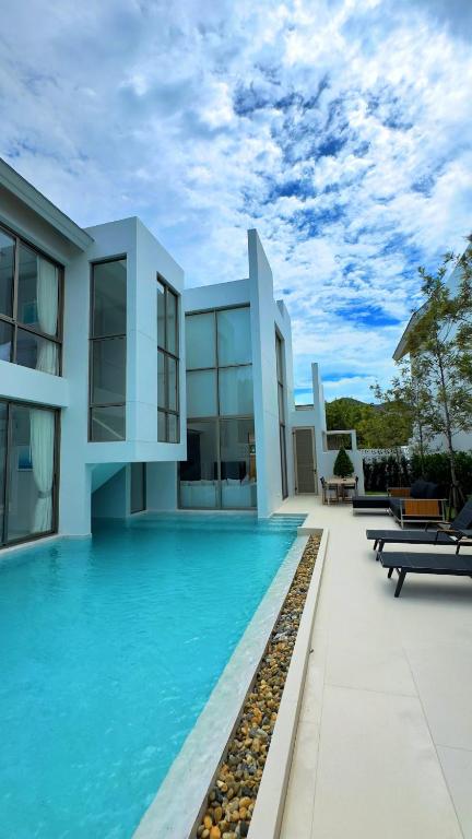 Lux Pride Villa 3 bedroom Phuket Bang-Tao beach — photo 1