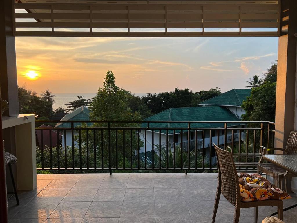 Sunset Lover Hut — photo 1
