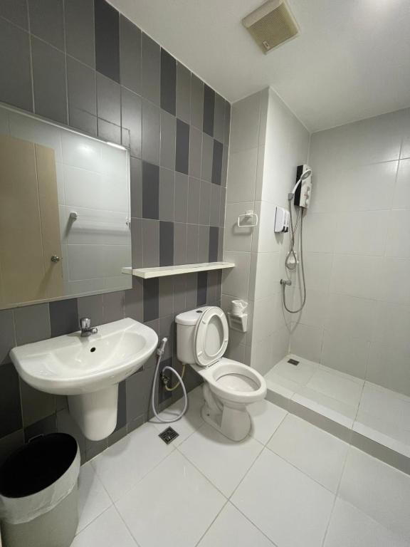 Studio16 at Changwattana photo 3