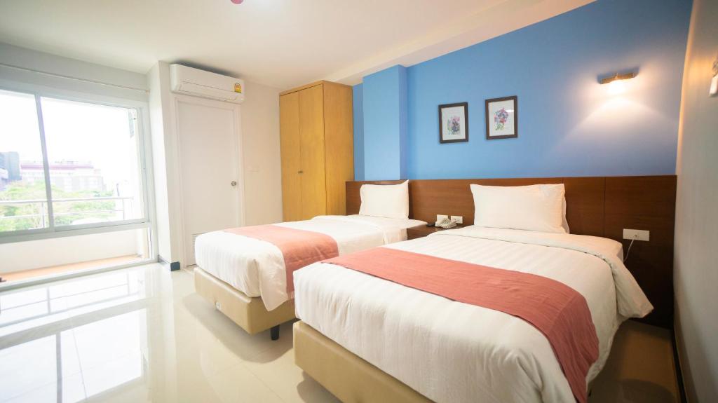 The Willing Hotel and Residence photo 2