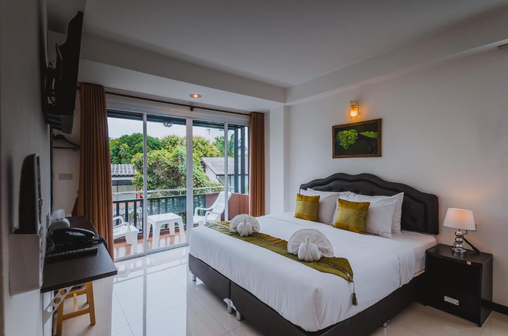 TH beach hotel photo 2