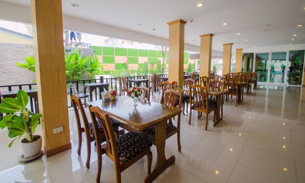 TH beach hotel photo 3