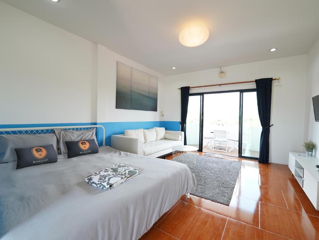 RoomQuest One Bangsaray photo 2