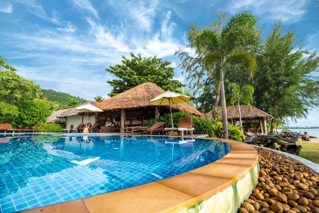 Thiwson Beach Resort - SHA Extra Plus photo 3