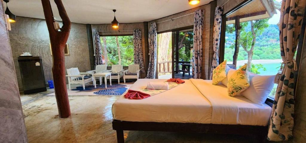 Sea view cliff cabin house kantiang bay7 photo 2