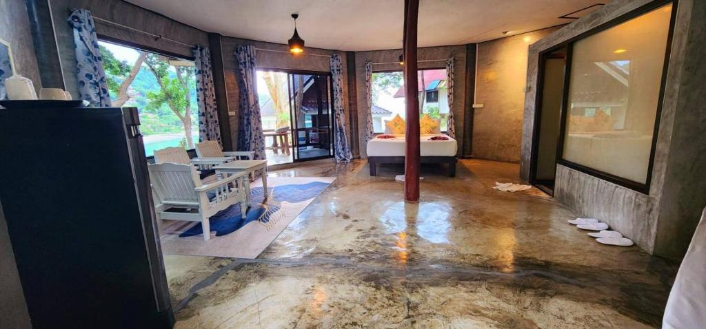 Sea view cliff cabin house kantiang bay7 photo 3