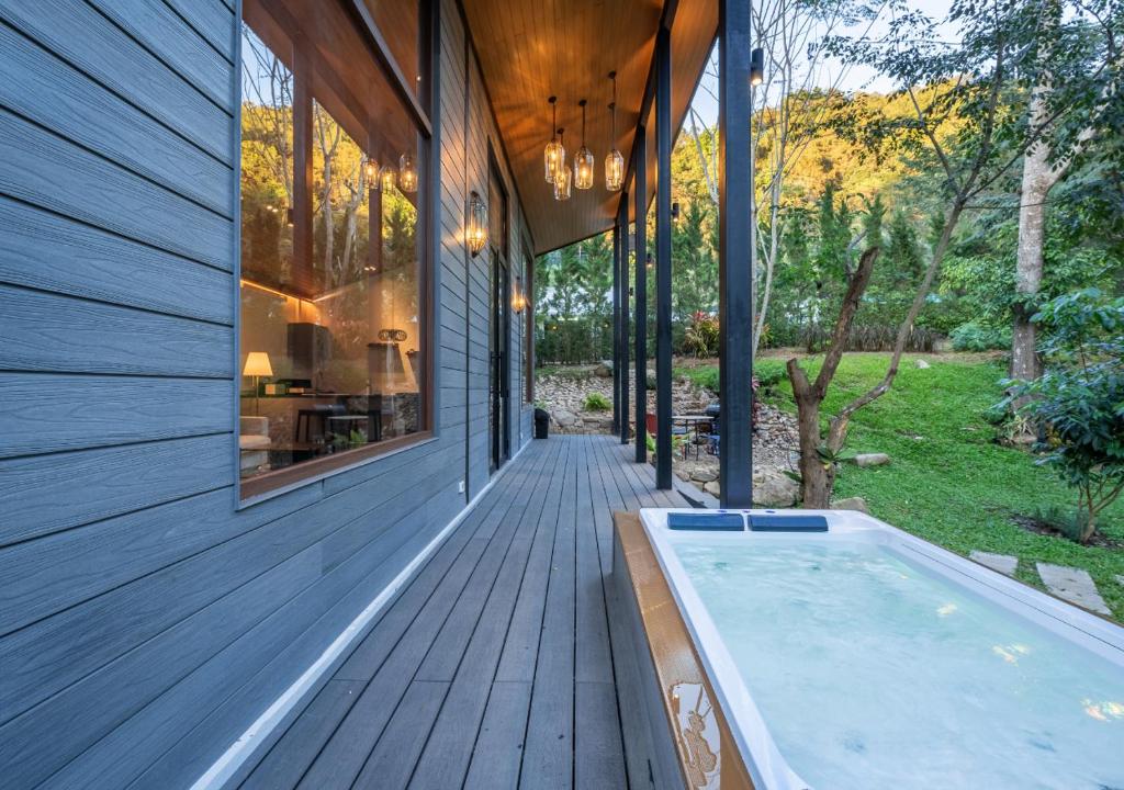 The Lai Tiny House - Villa at Mae Kampong — photo 1