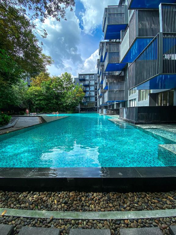 The Deck condominium Patong beach — photo 1