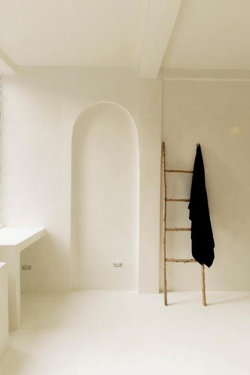 The hidden home — photo 1