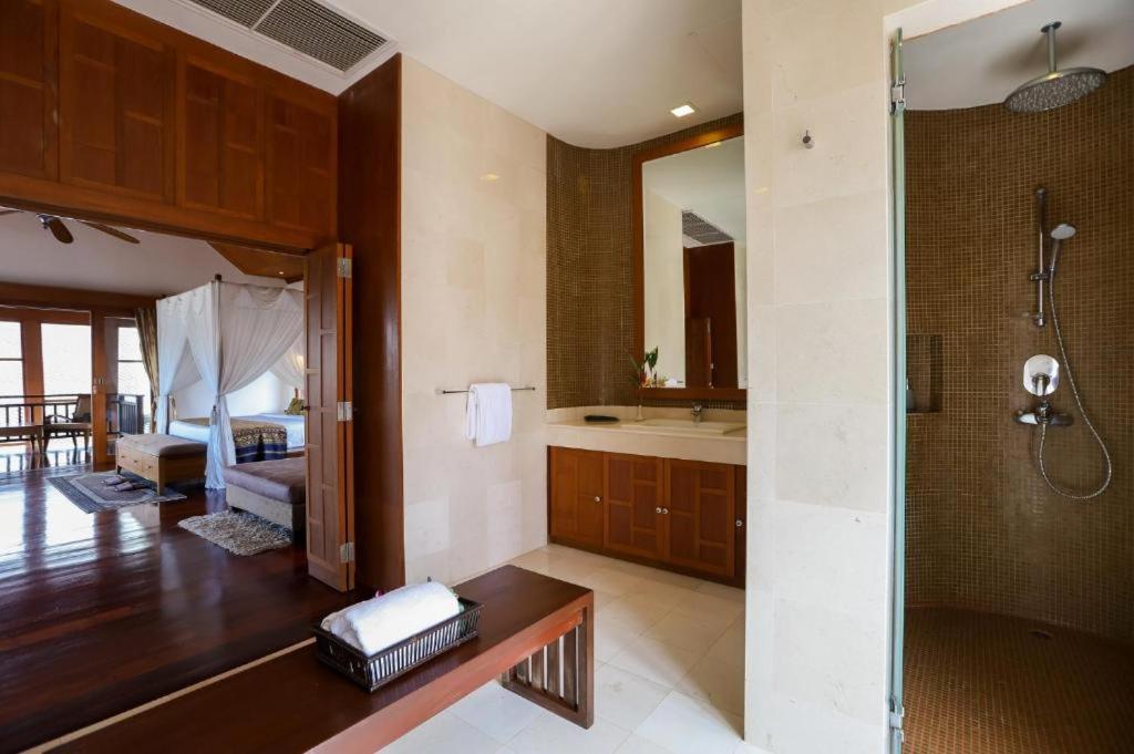 Salika Luxury 5.5 Bed Villa Seaview With Maids photo 3