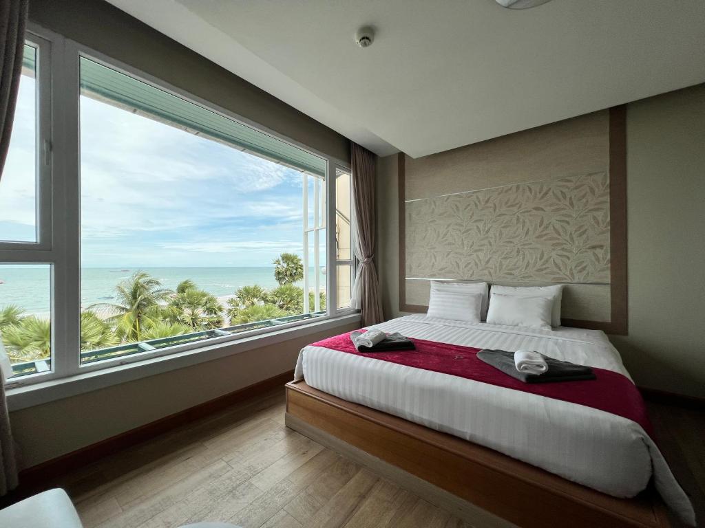 The Beach Front Resort photo 2