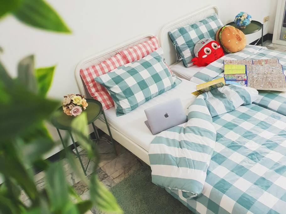 Single Beds — photo 1