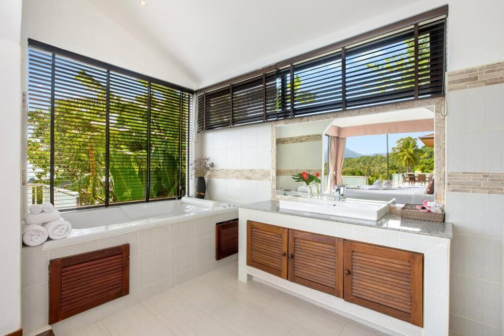 Sunny Banks 4 Bedroom Pool Villa photo 3