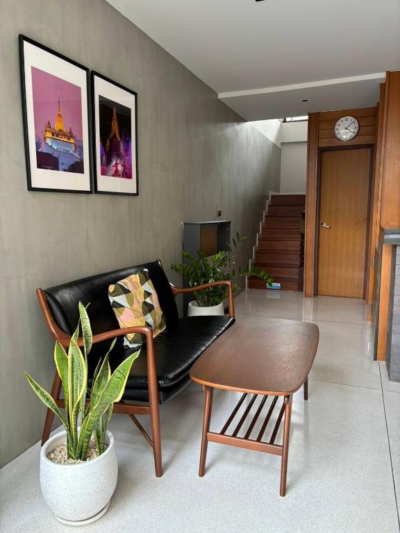 ROOMS at Number60 Khaosan Bangkok photo 3