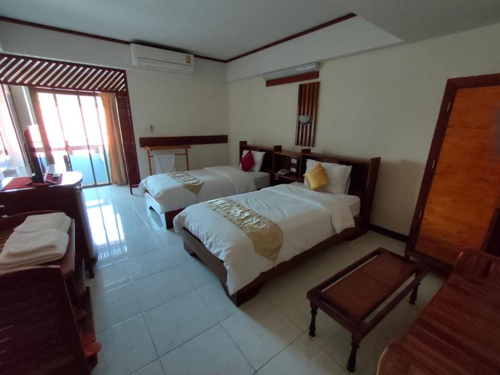 Riverfront Hotel Mukdahan photo 2
