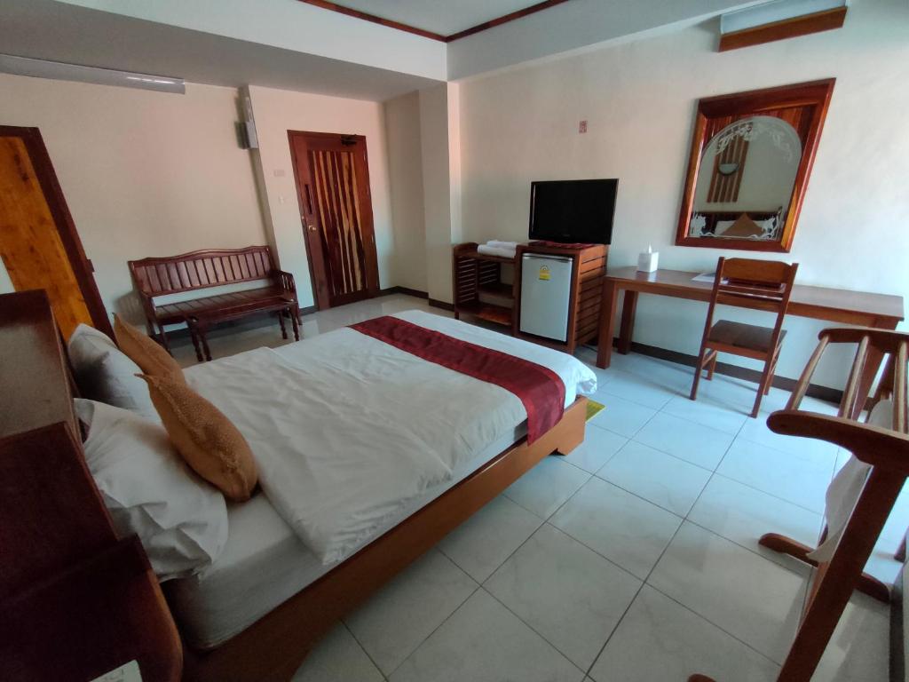 Riverfront Hotel Mukdahan photo 3