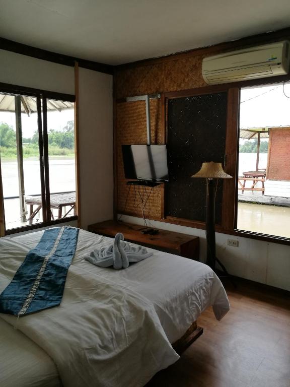 River Marina Resort photo 2