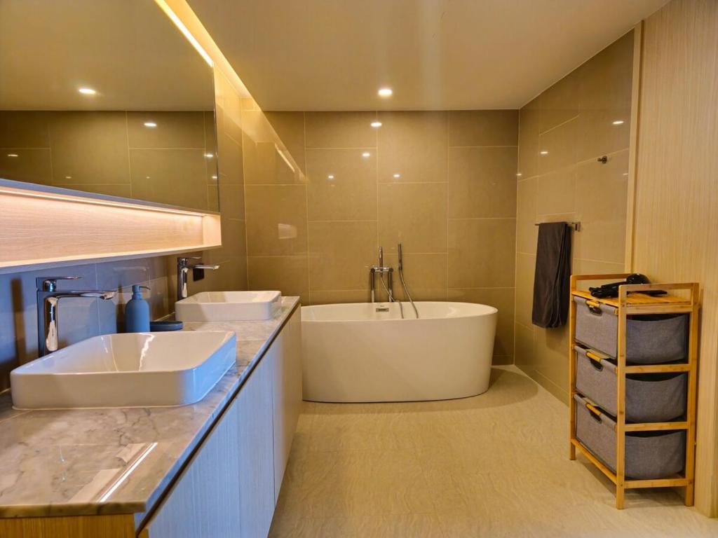 Wonderful View Duplex in La Vita photo 3